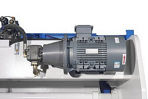 Фото 33 - MetalTec HBM 125/2500C Листогибочные гидравлические прессы с ЧПУ контроллером TP10S.