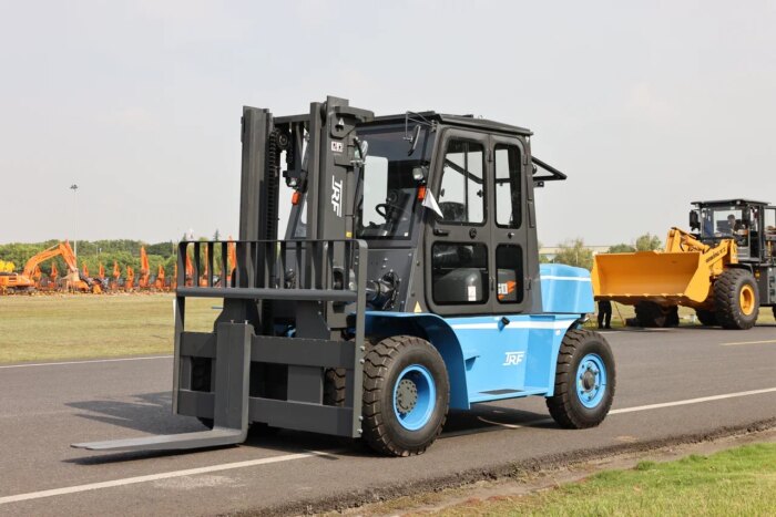 Фото 3 - Вилочный погрузчик TRF D45-3X.